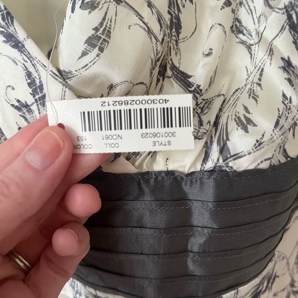 White House Black Market Double V-Neck Top - Picture 3 of 5